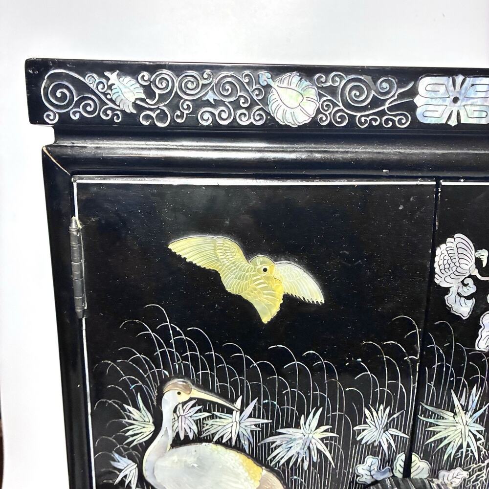Vintage Chinese Mother of Pearl Inlay Jewelry Cabinet Lacquer Crane Box - Picture 5 of 16